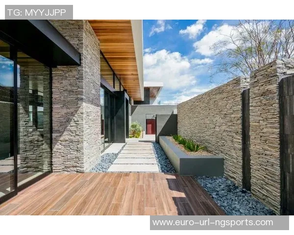 青年公园足球场周边活动丰富多彩适合家庭和朋友聚会的理想场所